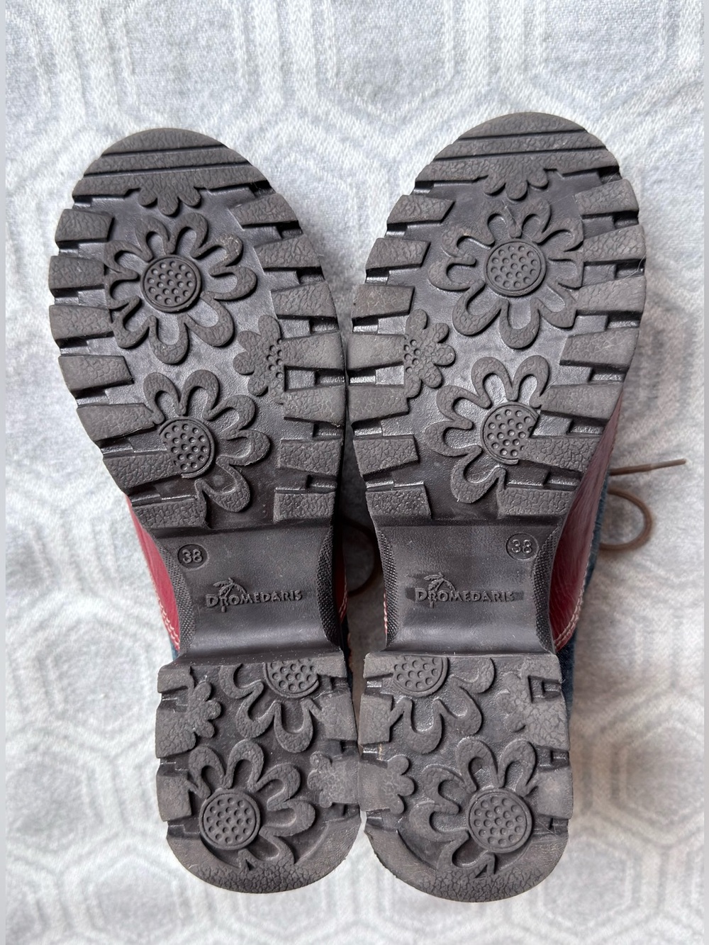 Dromedaris Kiara Whimsy Flowers Oxford Womens EU 38 Red Blue Embroidered - Picture 8 of 13